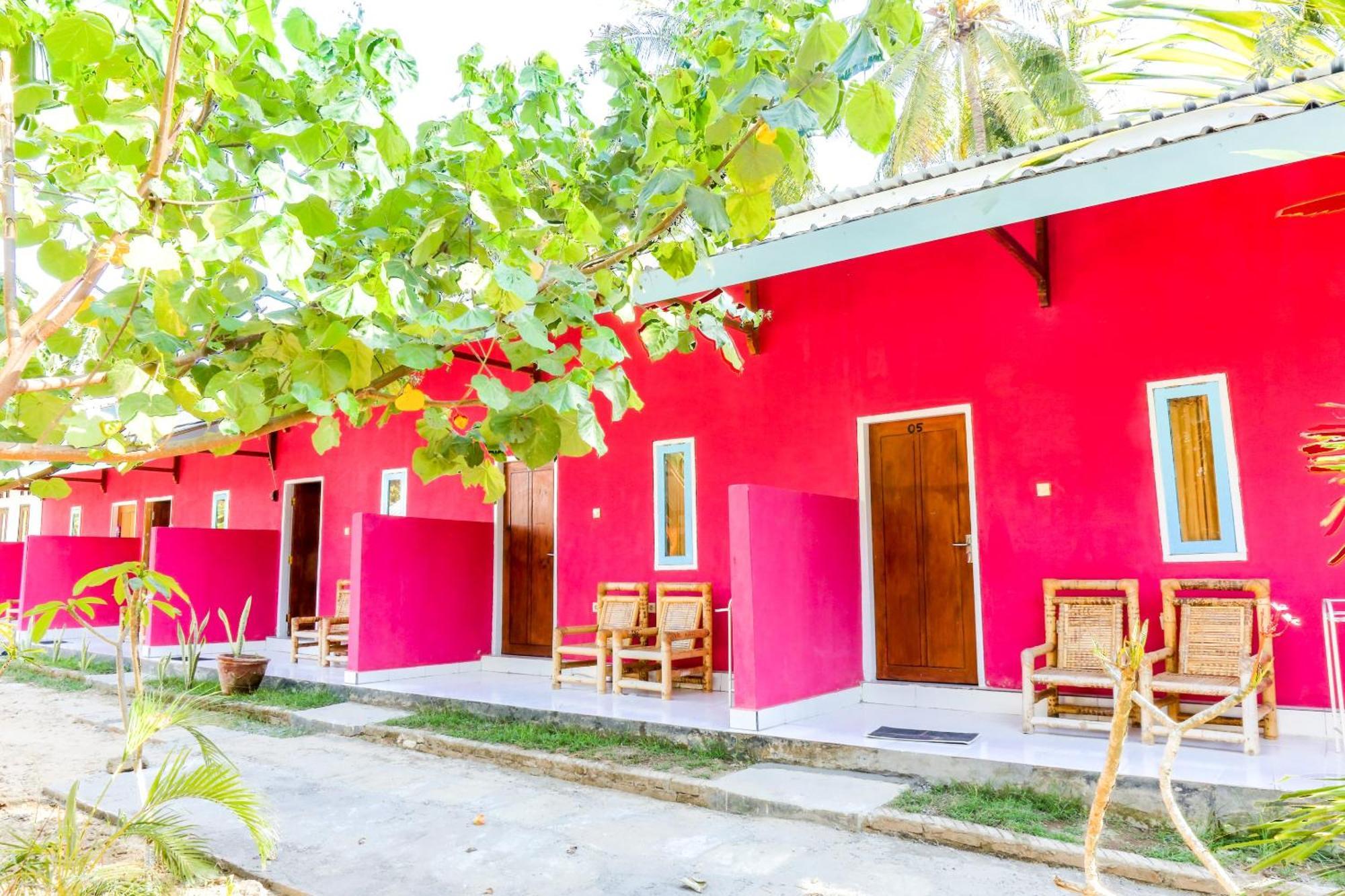Oyo 1662 Zury Homestay Kuta  Exterior photo