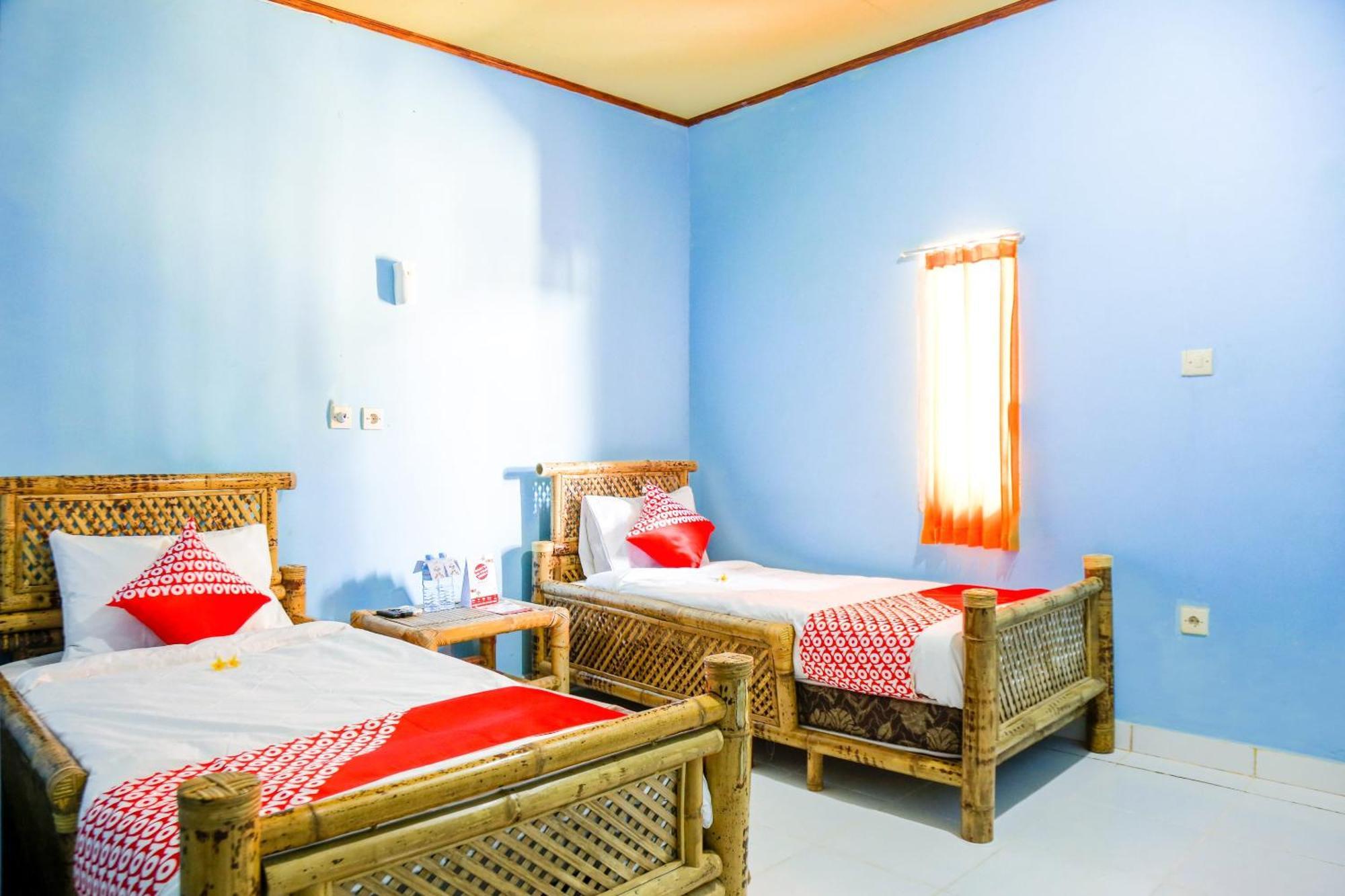 Oyo 1662 Zury Homestay Kuta  Exterior photo